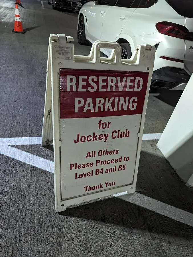 Suites At Jockey Club Aparthotel