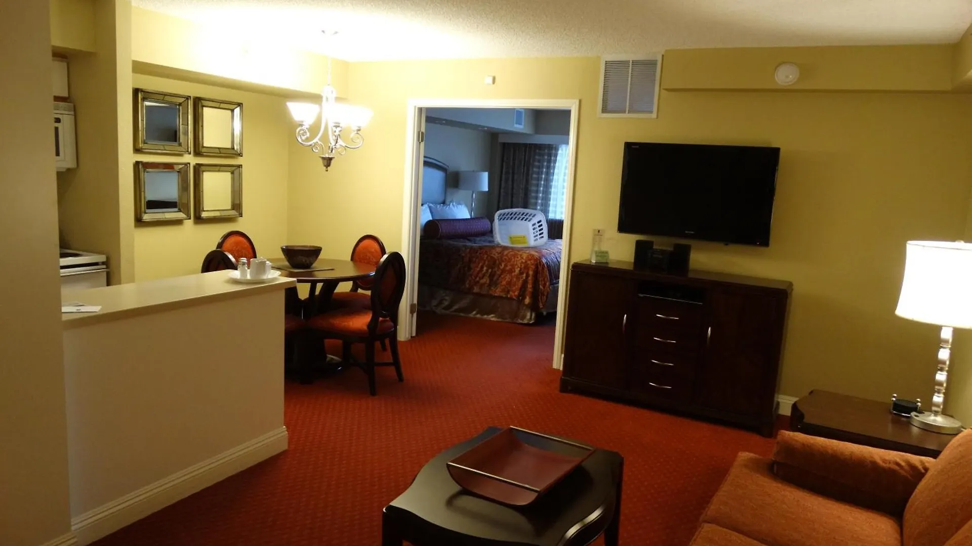 Aparthotel Suites At Jockey Club